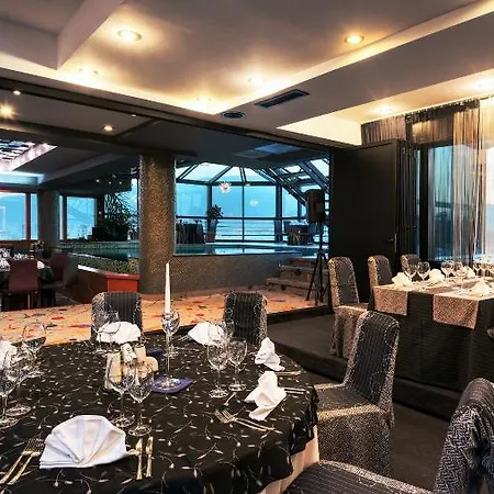 호텔 Panoramika Design & 4*