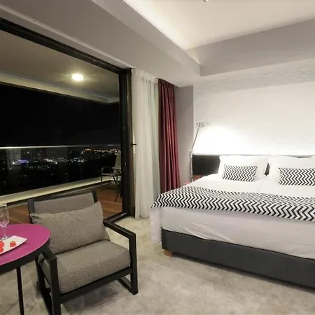 호텔 Panoramika Design & 4*